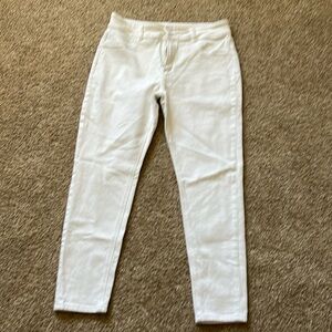 KanCan Signature Buckle White Ankle Skinny Jean 32